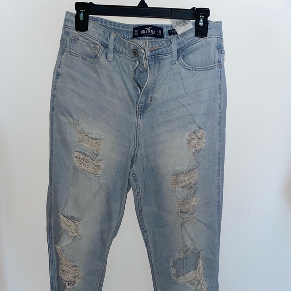 Hollister Ripped Mom Jeans - Picture 1 of 3